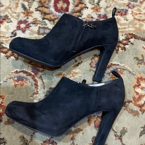 Tahari shoe/booties